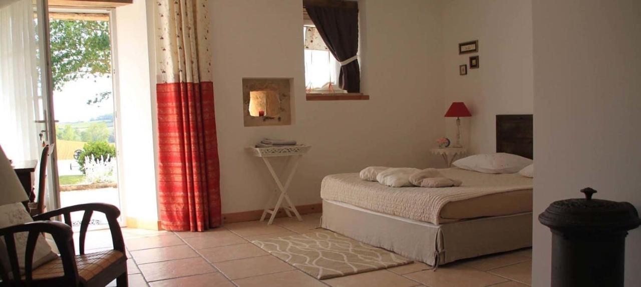 Chambres D'Hotes Le Val De La Garenne Senouillac Екстериор снимка