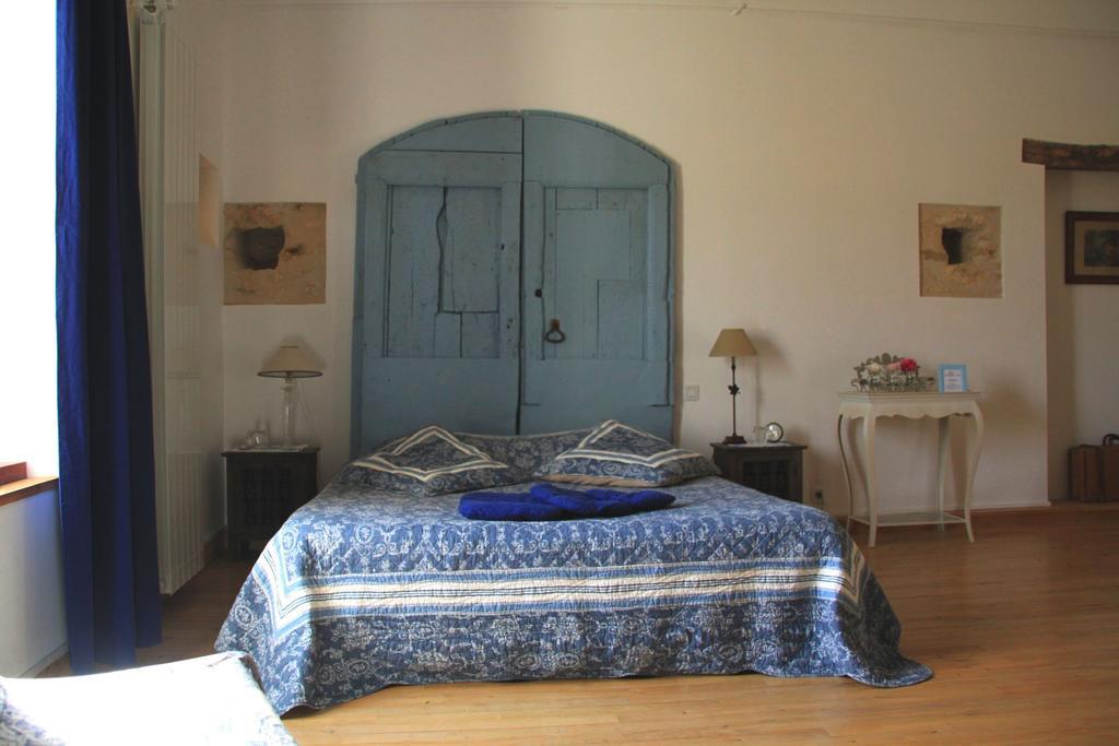 Chambres D'Hotes Le Val De La Garenne Senouillac Стая снимка