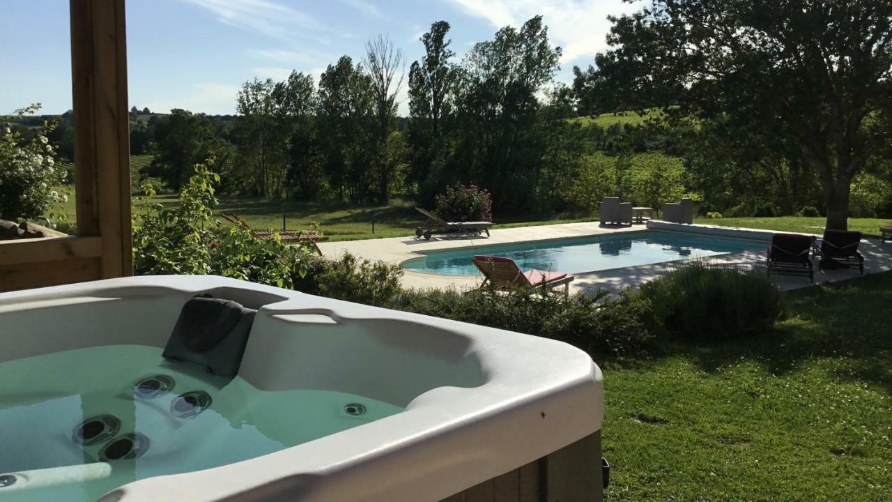 Chambres D'Hotes Le Val De La Garenne Senouillac Екстериор снимка
